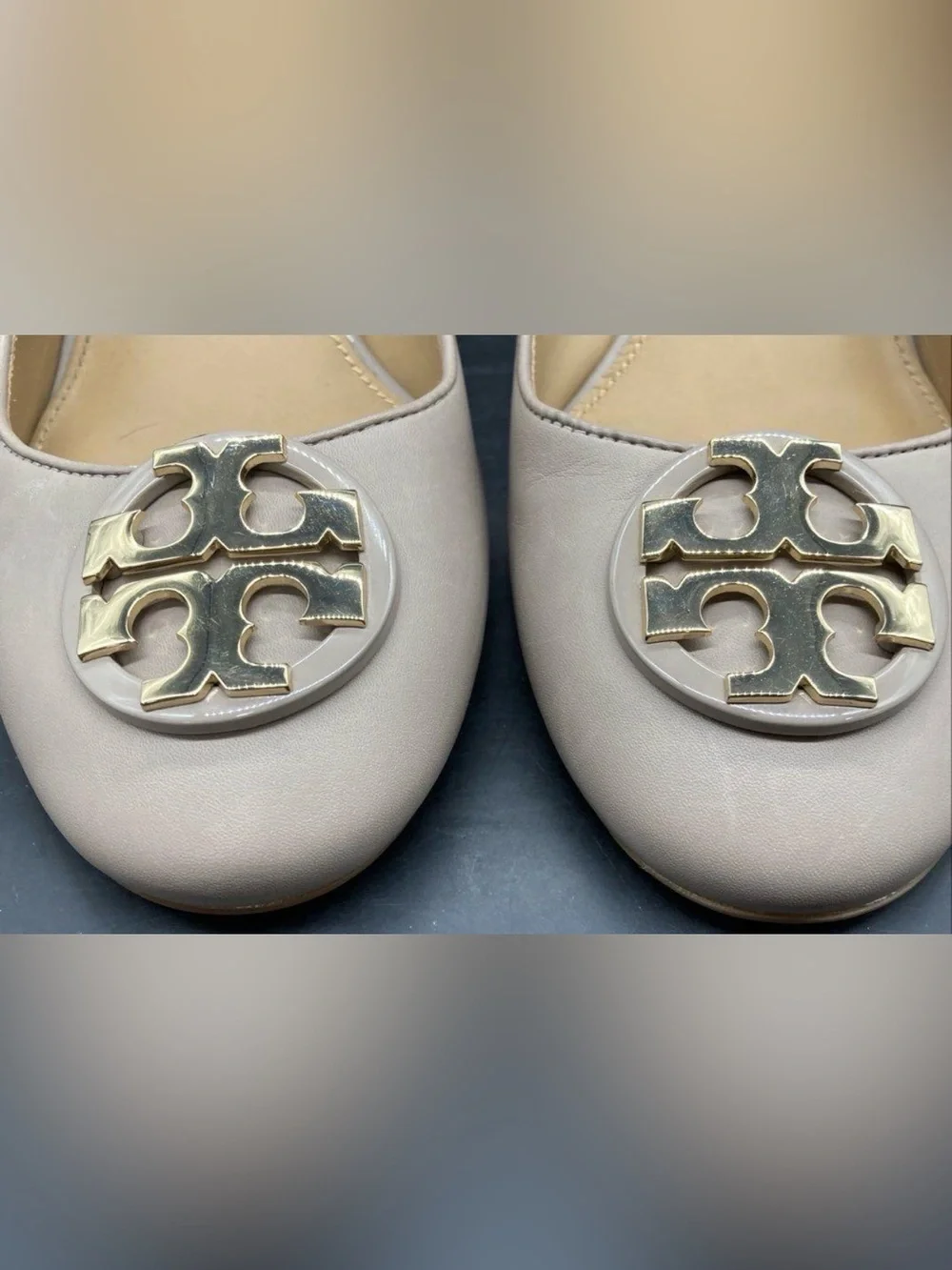 Tory Burch Nude Beige Leather Block Heel Pumps Gold Double T Logo Sz 8.5
